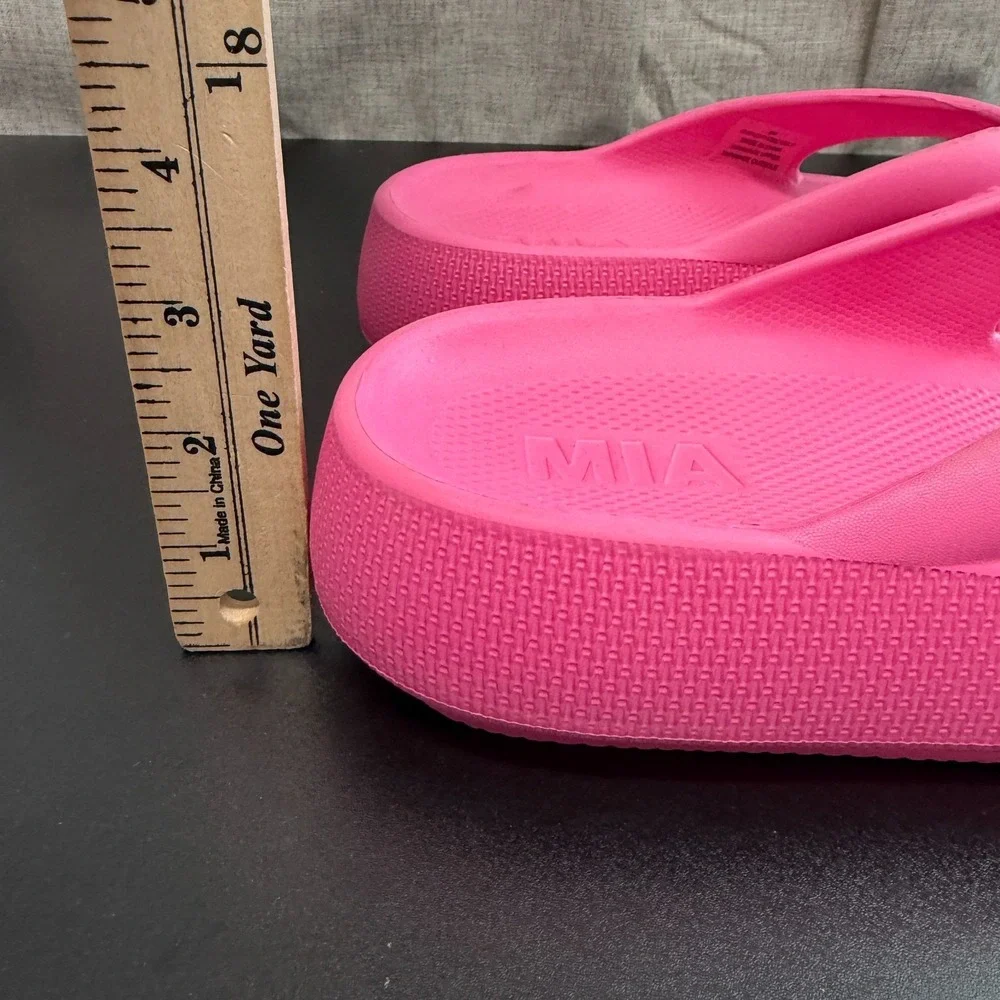 MIA Summer Flip Flops Sandals Women's 9M Pink Casual Comfort‎ Beach Pool Lounge